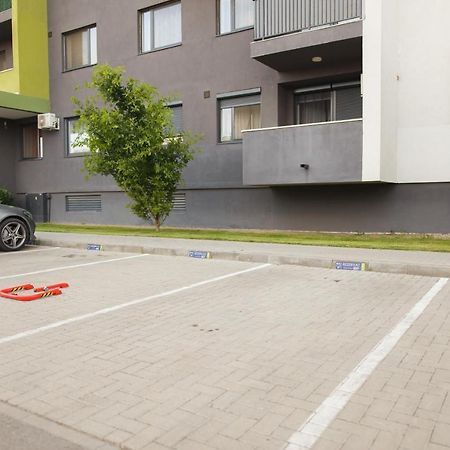 Pinkwood Harmony Apartamento Oradea Exterior foto