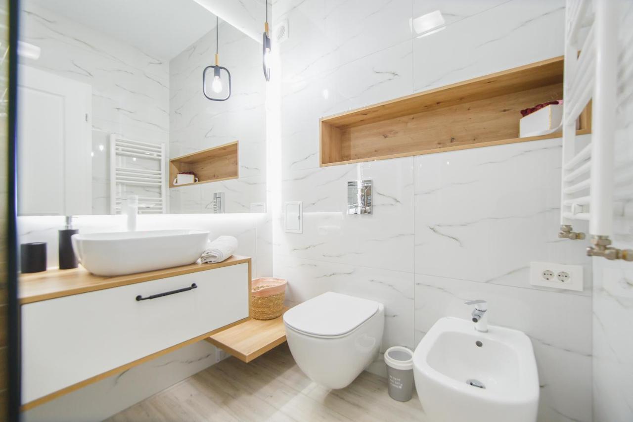 Pinkwood Harmony Apartamento Oradea Exterior foto