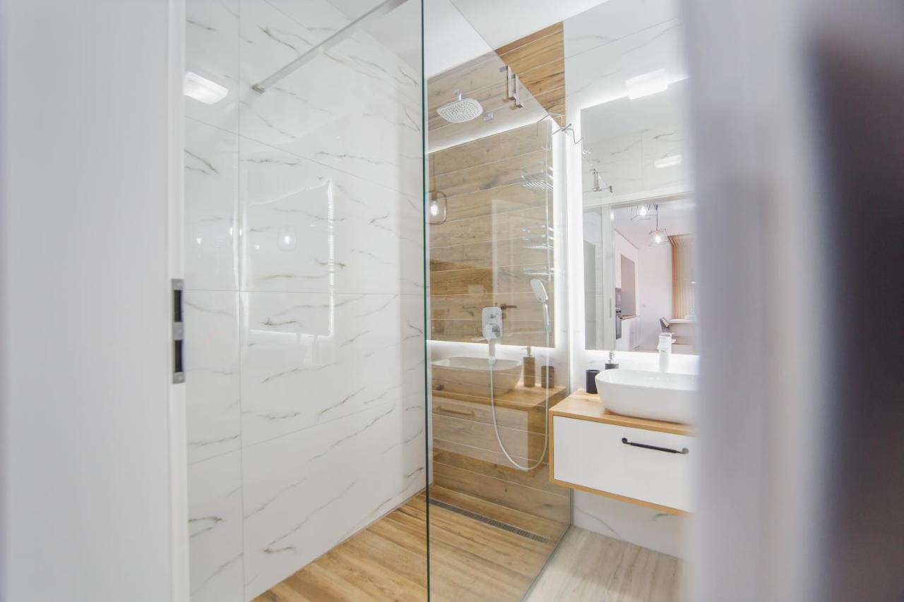 Pinkwood Harmony Apartamento Oradea Exterior foto